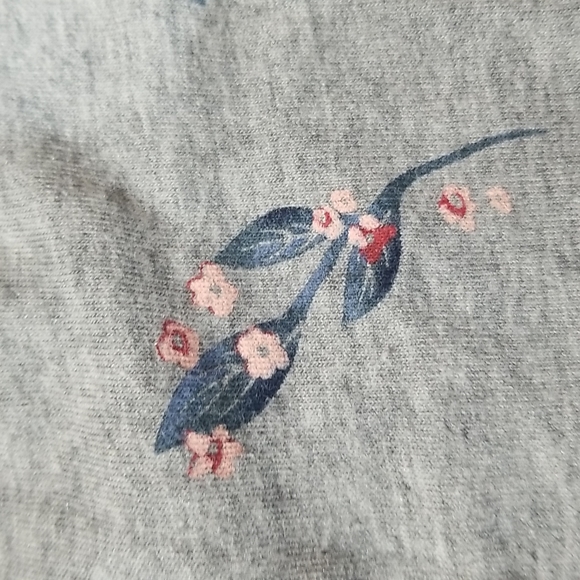 MOTHERHOOD MATERNITY Gray Floral Ruched Side Short-Sleeve Tee Shirt - Picture 7 of 10